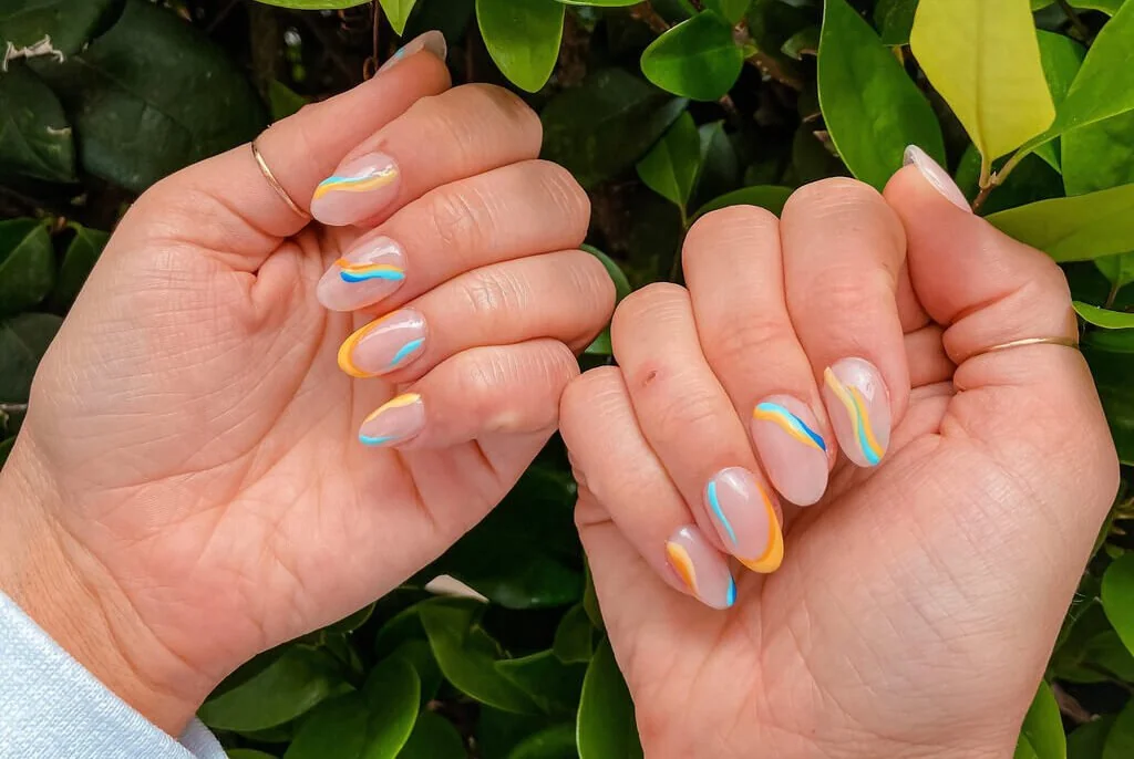 cute trendy short acrylic nails