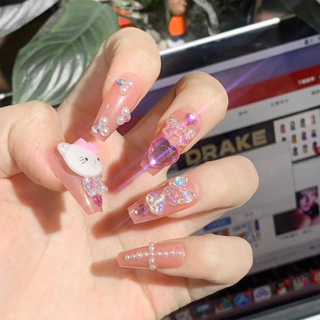 Hello Kitty Nails