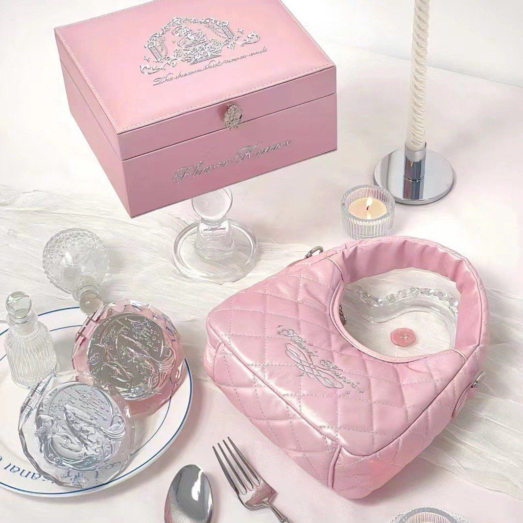 flower knows pearl makeup bag